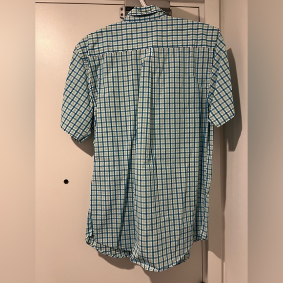Men’s Polo button down short sleeve shirt. Size:medium - Picture 2 of 2